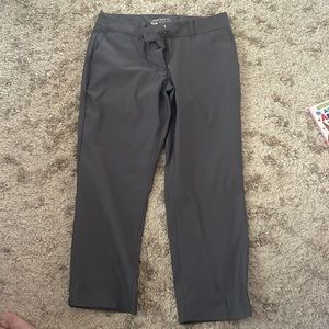 Nike Women’s Golf Capris - Size 6 - Good used condition